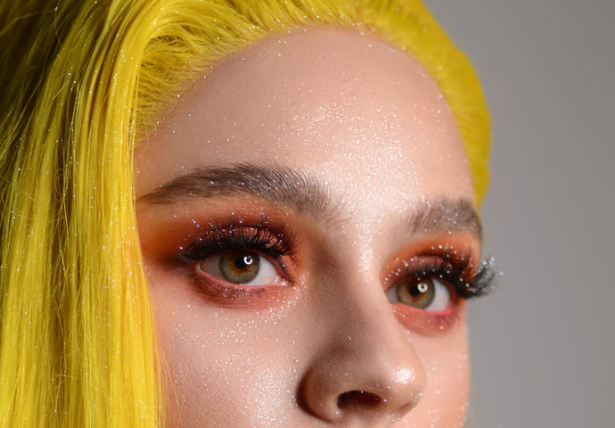 The best way to apply ultra fine glitter on your eyes