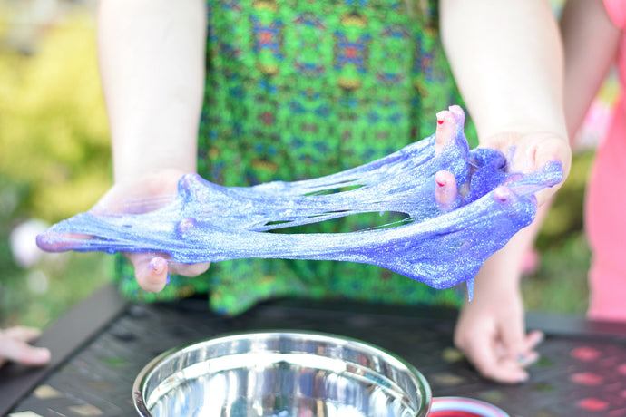 How do you make glitter slime?